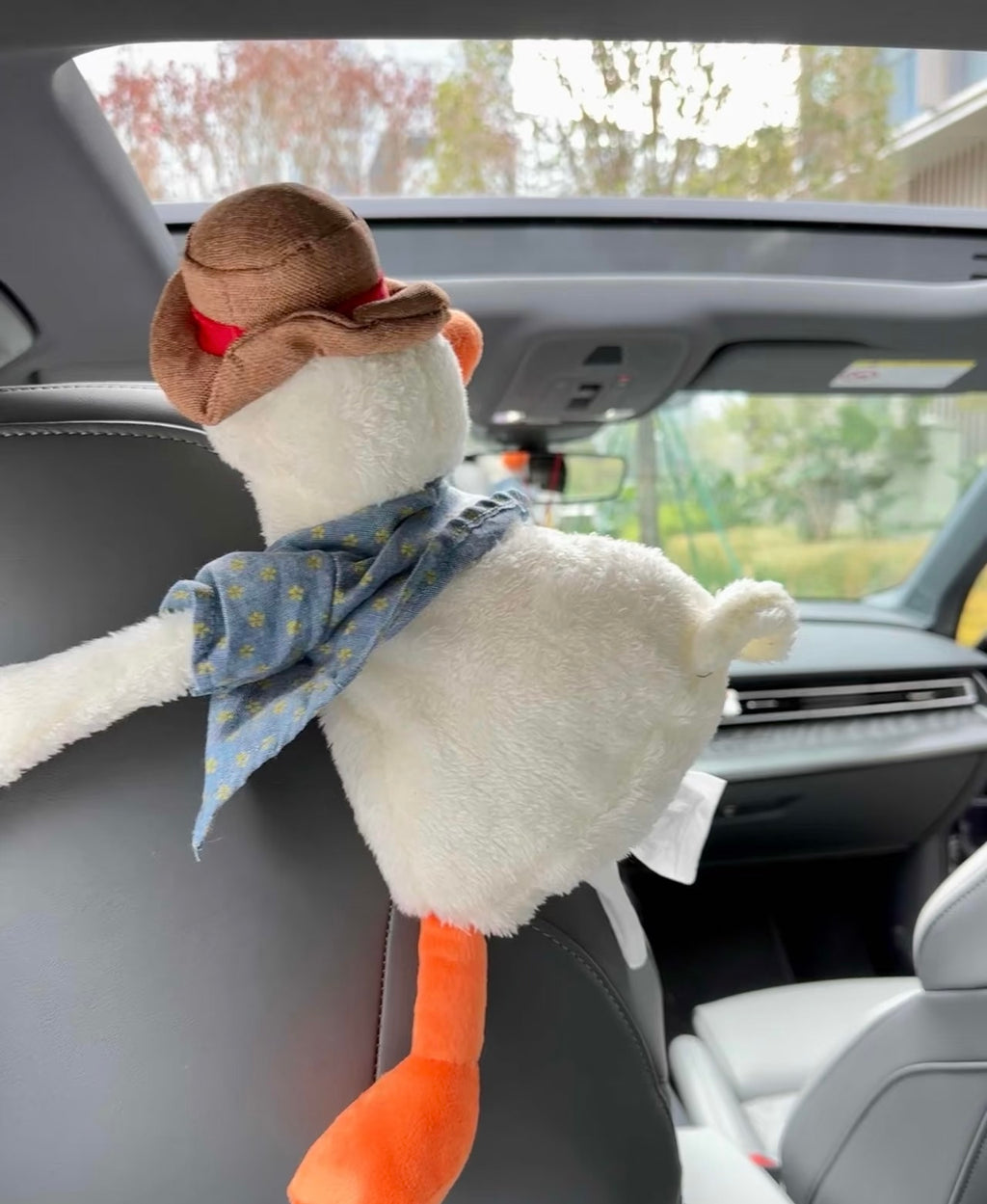 Duck Plush Car Tissue Box – Cute Decorative &amp; Functional Car Accessory